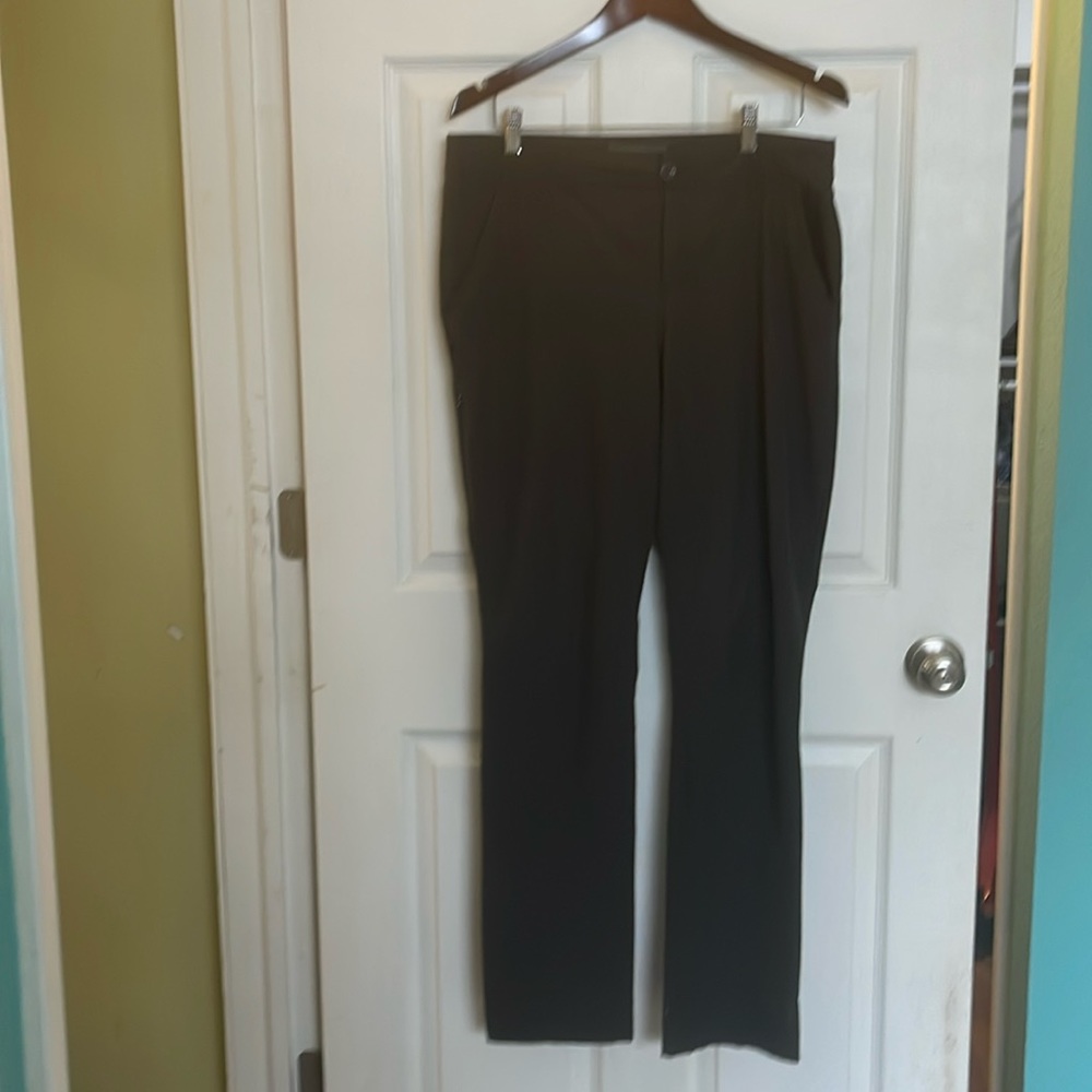 Women’s Eddie Bauer Hiking Pants. Size 10. Dark Gray. Straight Leg.